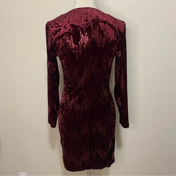 Charlotte Russe Maroon Sequined Velvet Long Sleeve Sparkly Mini Dress Size M - Picture 6 of 10